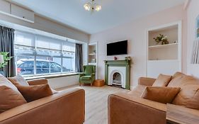 4 Bed In Tenby Oc-Pw9281